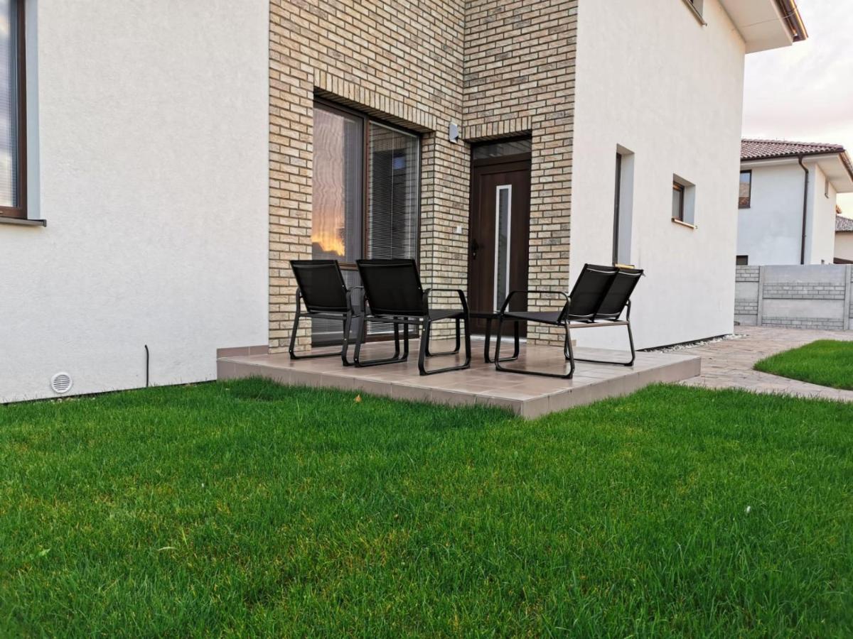 Relax And Sun Apartment Dunajska Streda Exterior photo