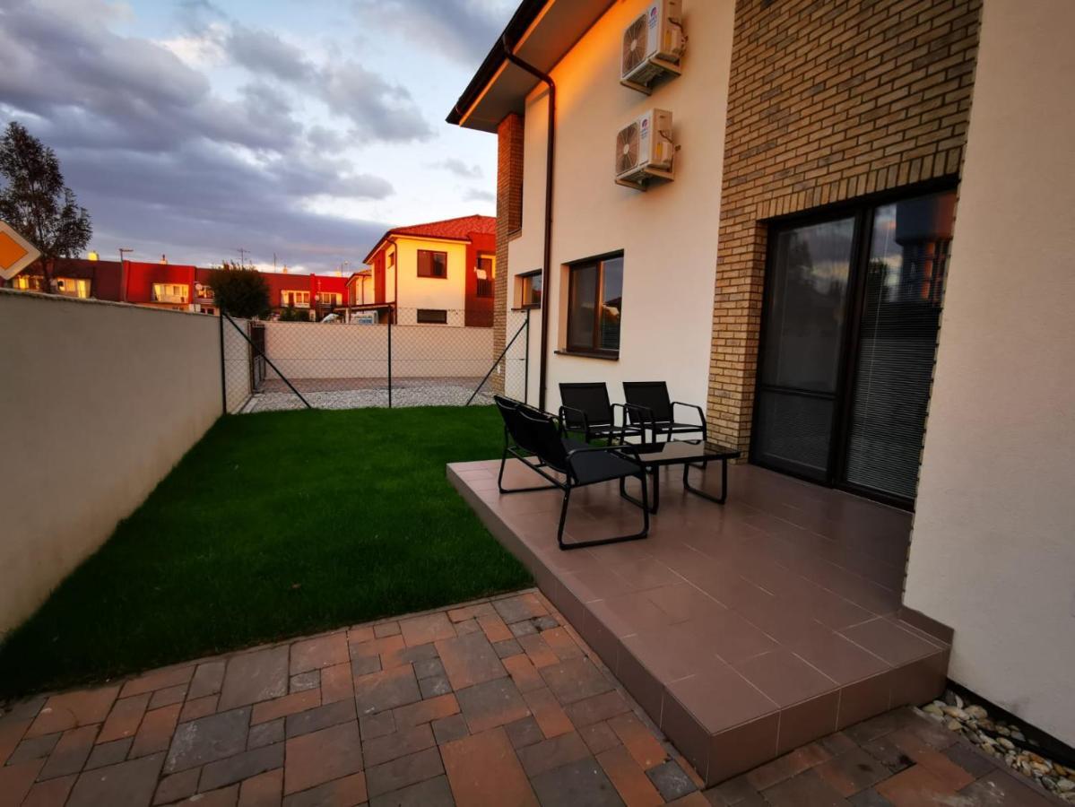 Relax And Sun Apartment Dunajska Streda Exterior photo